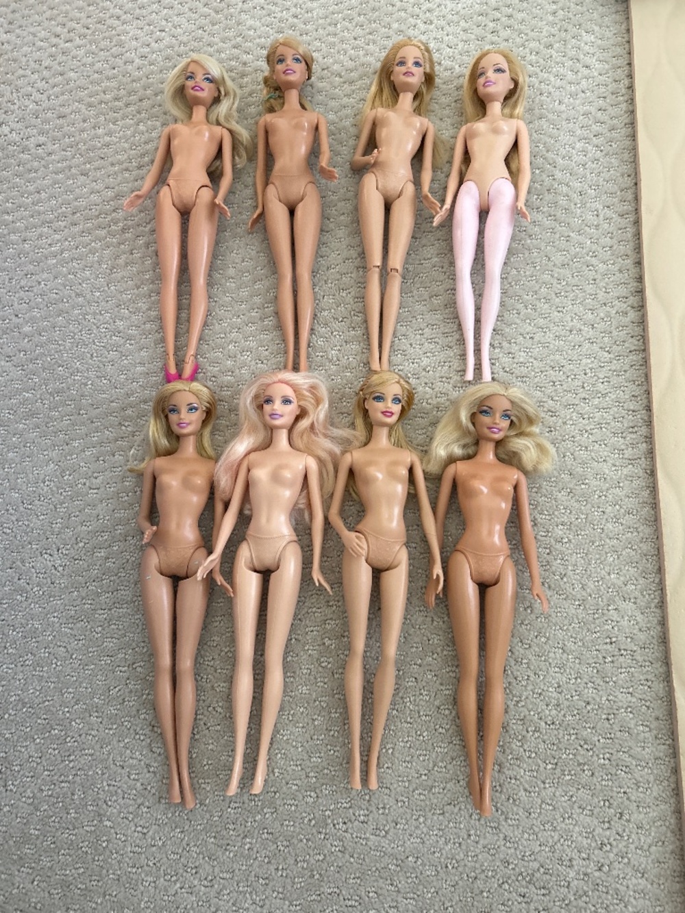 Set of 8 Barbie dolls
